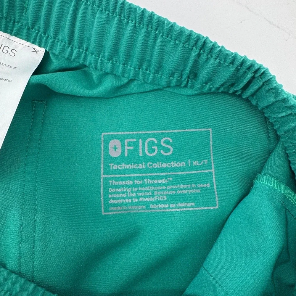 Figs men scrub